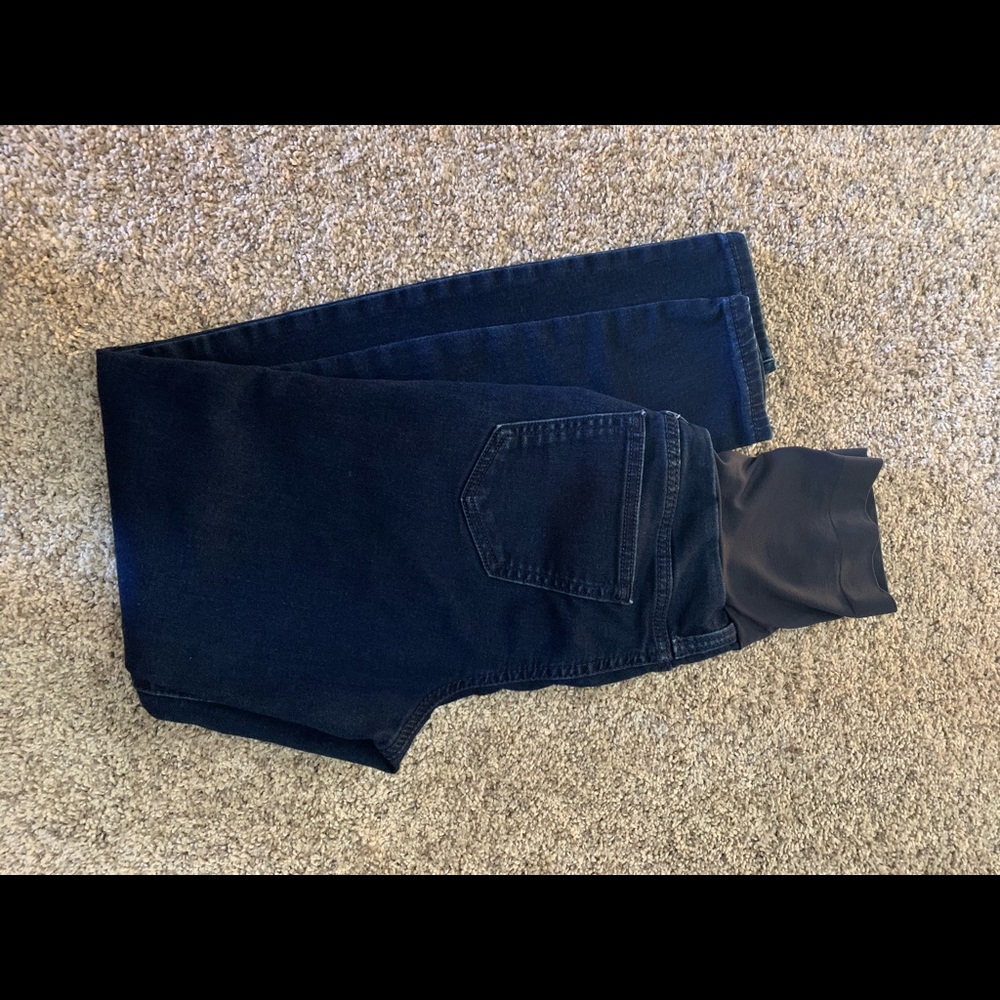 a: glow maternity Jeggings